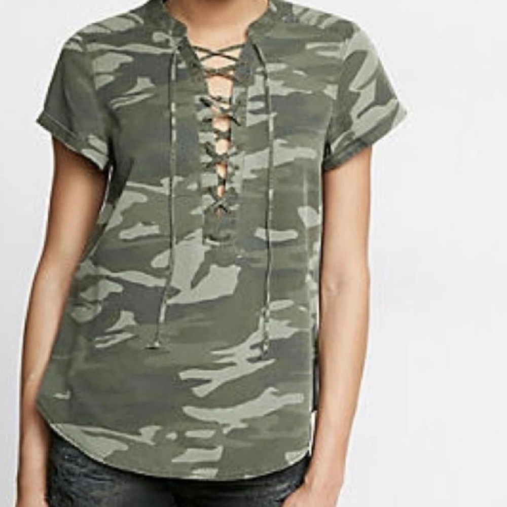 EXPRESS Camouflage Lace-Up Top | Short Sleeve Casual Shirt | Size M